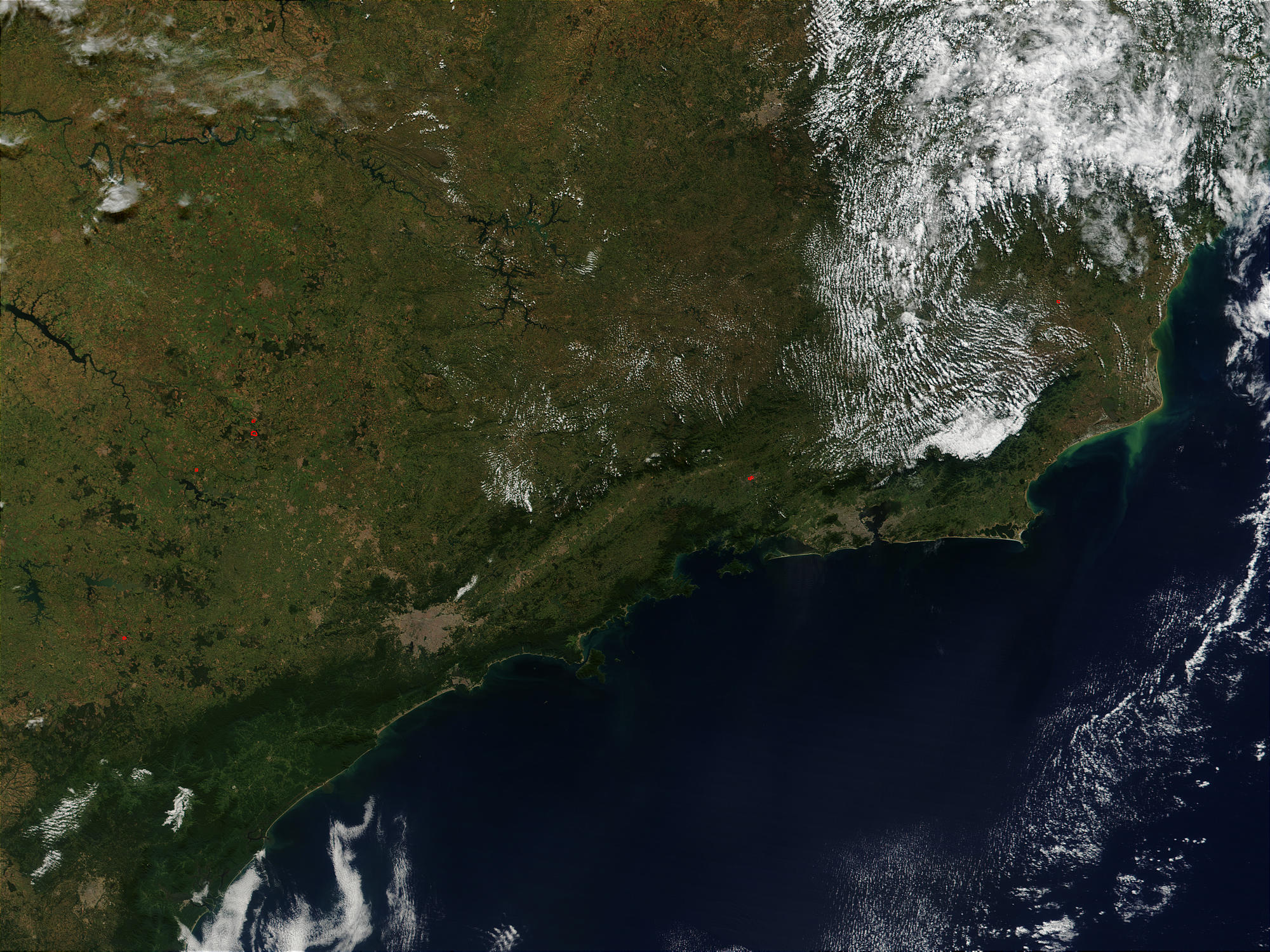 Monitoramento de recursos hídricos por satélite
